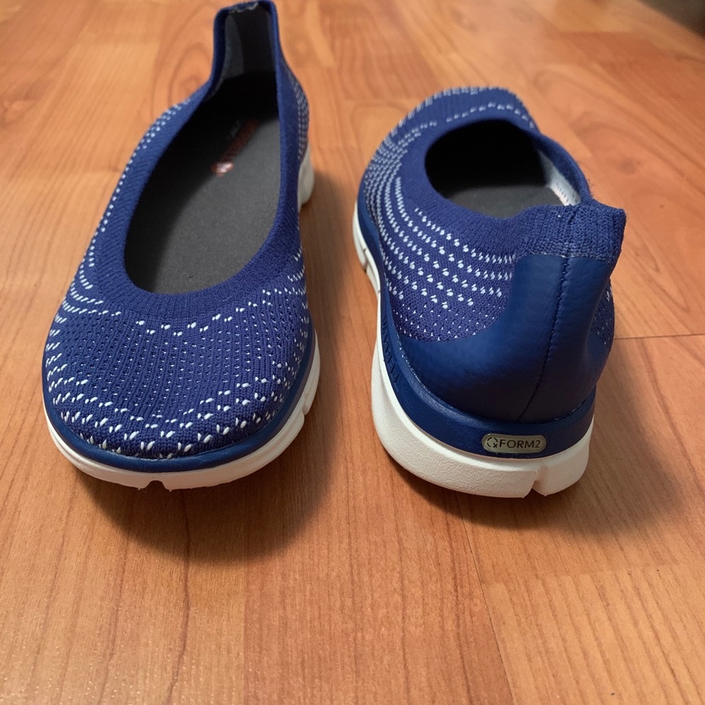 New Merrell Flats - Picture 3 of 3